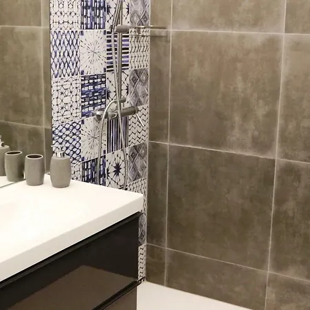 Tiles Apartment Porto
